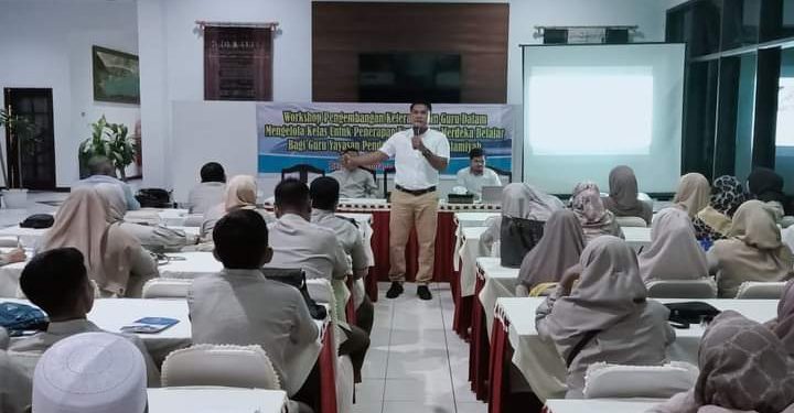 Rekognisi dosen dalam kegiatan pelatihan guru – guru di SMA Tarbiyah