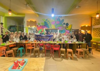 Meningkatkan Tali Ukhuwah Islamiyah Melalui Buka Puasa Bersama HMJ dan Prodi Pendidikan Matematika